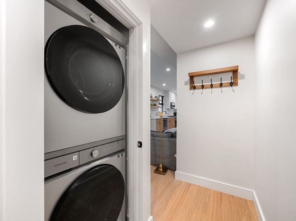 224 W 9th 1, Boston MA 02127