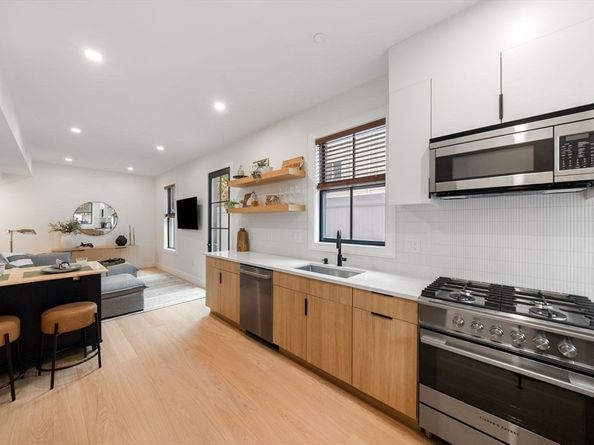 224 W 9th 1, Boston MA 02127