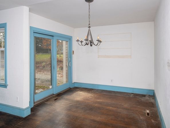 47 Fairhaven Rd, Mattapoisett MA 02739