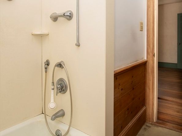 47 Fairhaven Rd, Mattapoisett MA 02739