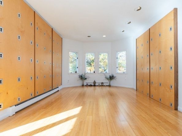 382 Huron Ave, Cambridge MA 02138