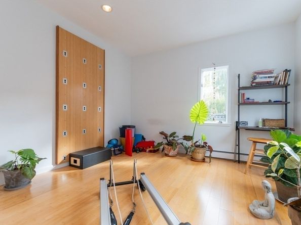 382 Huron Ave, Cambridge MA 02138