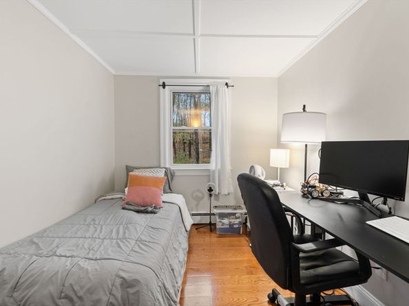 19 Cedar St, Beverly MA 01915