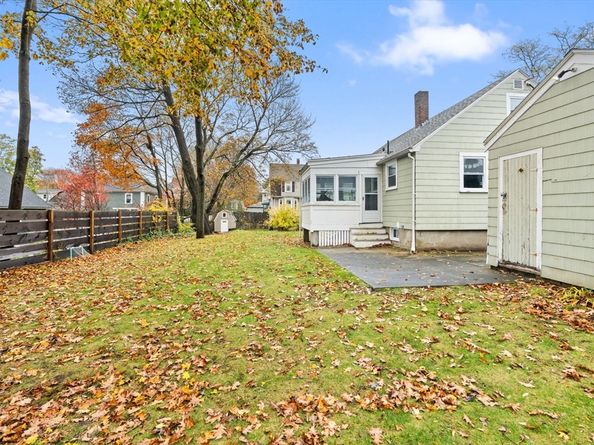 19 Cedar St, Beverly MA 01915