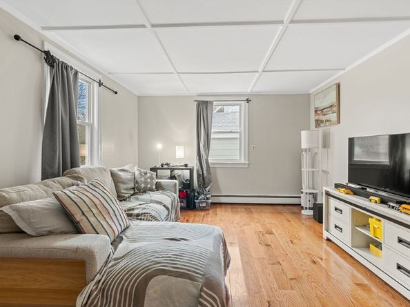 19 Cedar St, Beverly MA 01915