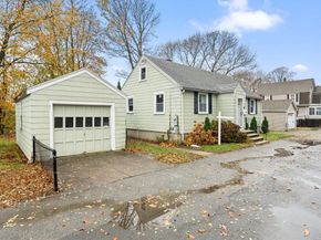 19 Cedar St, Beverly MA 01915