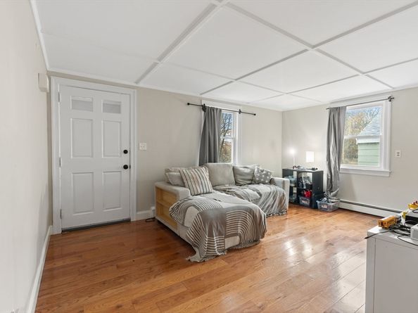 19 Cedar St, Beverly MA 01915