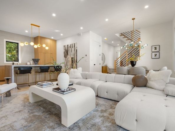 180 Hunnewell 180, Newton MA 02458