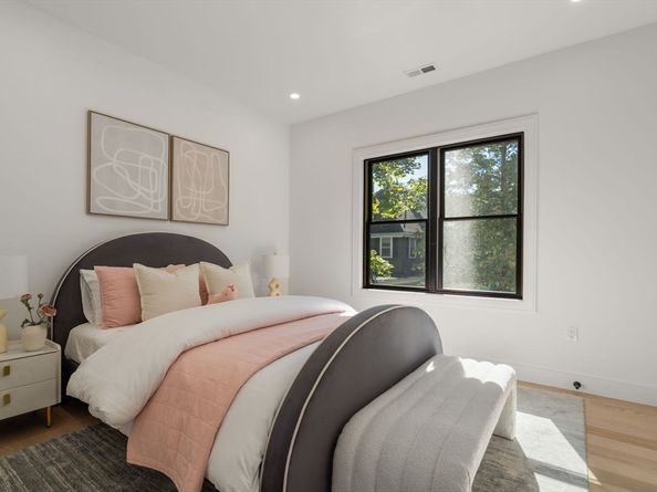 180 Hunnewell 180, Newton MA 02458