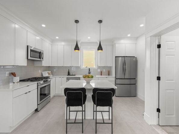 334 Centre St 2A, Boston MA 02122