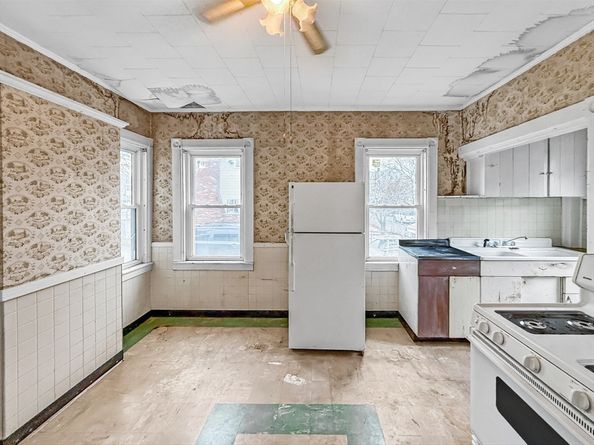 29 Ford, Lynn MA 01902