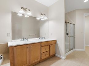 107 Clocktower Dr 3302, Waltham MA 02452