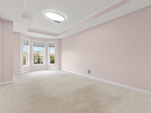 107 Clocktower Dr 3302, Waltham MA 02452