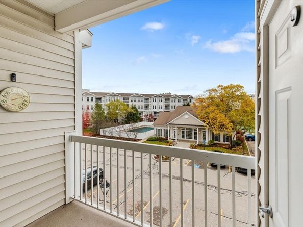 107 Clocktower Dr 3302, Waltham MA 02452