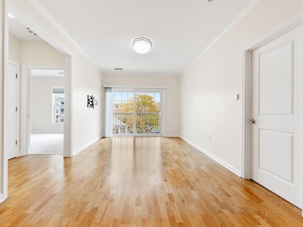 107 Clocktower Dr 3302, Waltham MA 02452