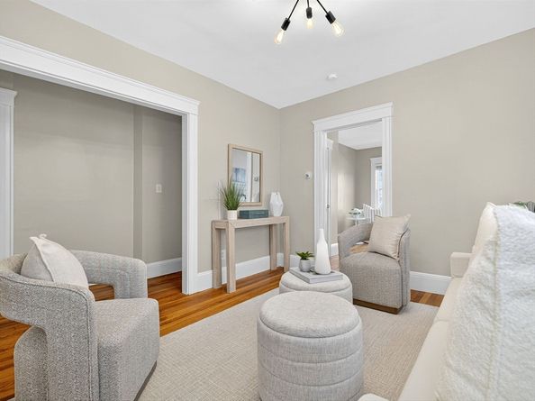 187 Florence St 2L, Boston MA 02131