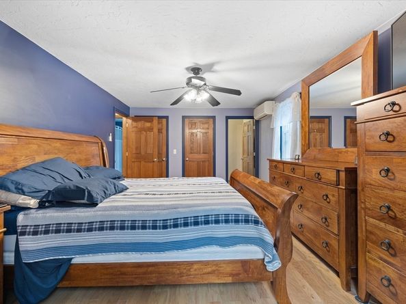 53 Asylum St, Mendon MA 01756