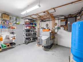 53 Asylum St, Mendon MA 01756