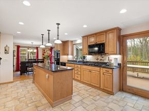 53 Asylum St, Mendon MA 01756