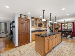 53 Asylum St, Mendon MA 01756