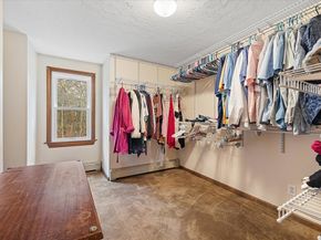 53 Asylum St, Mendon MA 01756