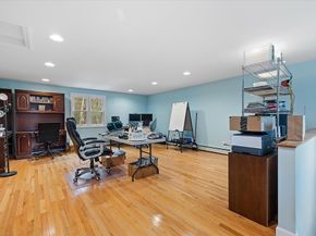 53 Asylum St, Mendon MA 01756