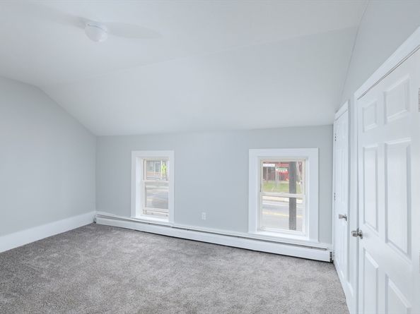 537 Main St, Sturbridge MA 01518