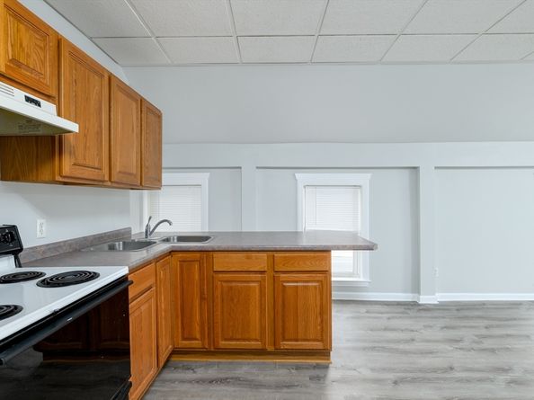 537 Main St, Sturbridge MA 01518