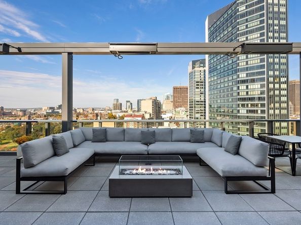 55 Lagrange St 1507, Boston MA 02116