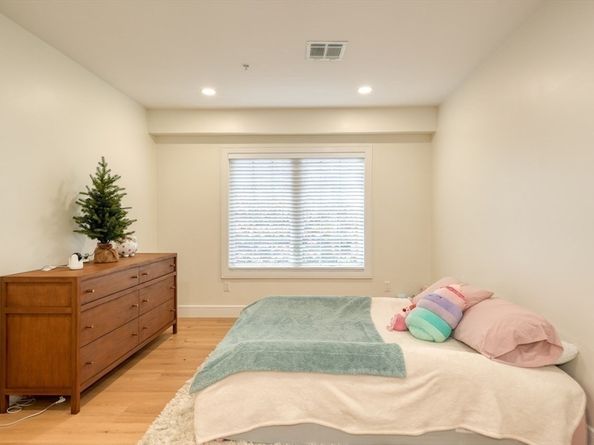 17 School C, Hudson MA 01749