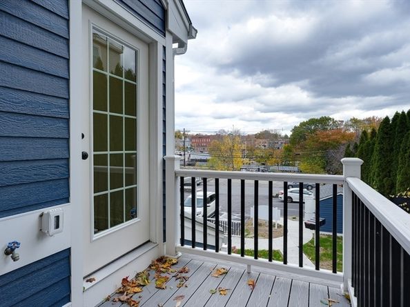 17 School C, Hudson MA 01749