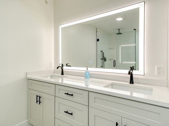 17 School C, Hudson MA 01749