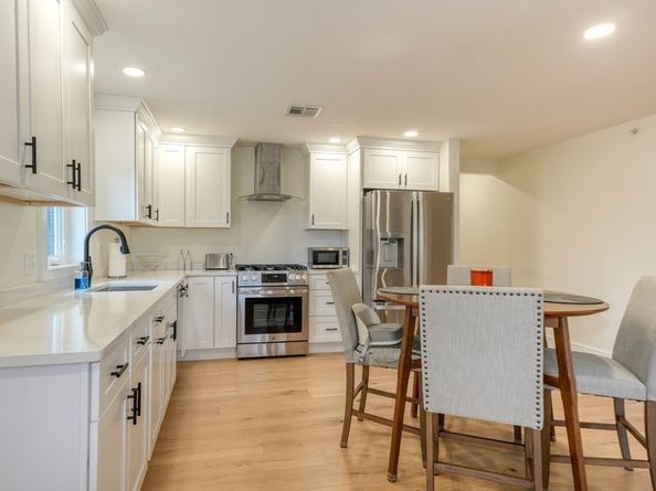 17 School C, Hudson MA 01749