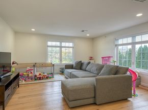 17 School C, Hudson MA 01749