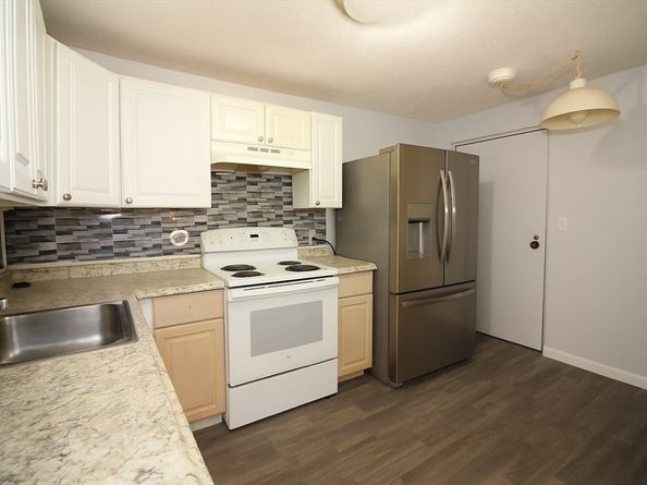 305 Riverside Ave 41, Medford MA 02155