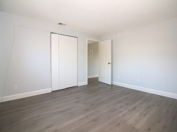 305 Riverside Ave 41, Medford MA 02155