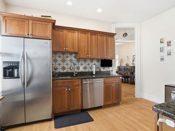 28 Pearl Ave 3, Winthrop MA 02152