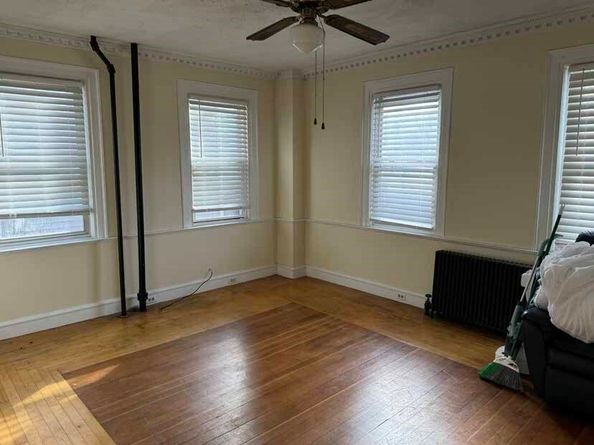 119 Pleasant St, Gloucester MA 01930