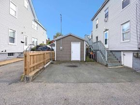 119 Pleasant St, Gloucester MA 01930