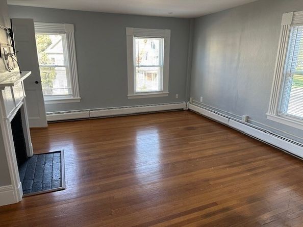 52 Pleasant St, Woburn MA 01801