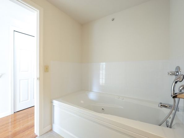 71 Belgian Way 71, Fitchburg MA 01420