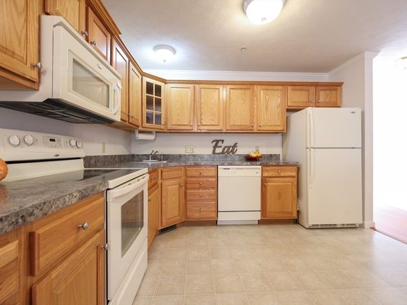 71 Belgian Way 71, Fitchburg MA 01420