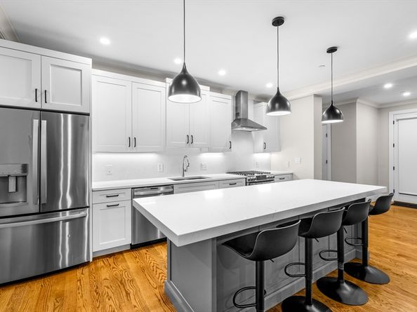 24 Selkirk 244, Boston MA 02135