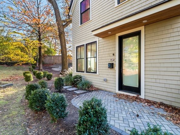 24 Selkirk 244, Boston MA 02135