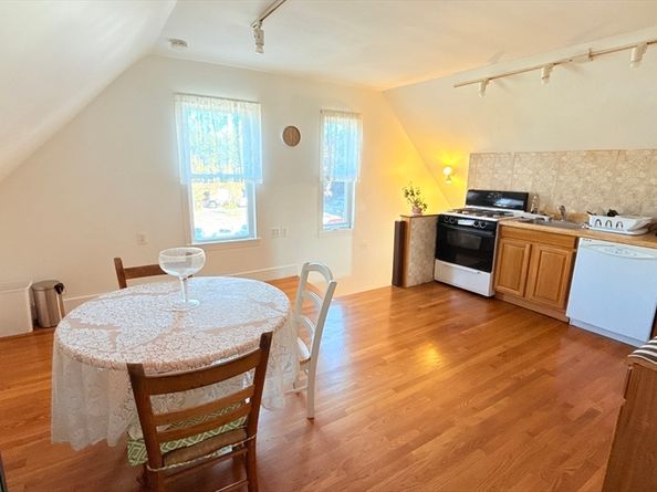 10 Stone Ave, Somerville MA 02143