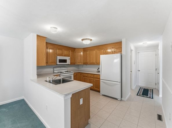 20 Nature View Dr 20, Uxbridge MA 01569