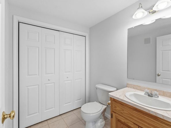 20 Nature View Dr 20, Uxbridge MA 01569