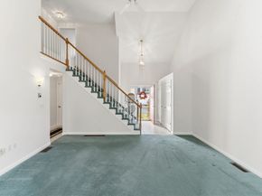 20 Nature View Dr 20, Uxbridge MA 01569