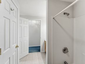 20 Nature View Dr 20, Uxbridge MA 01569