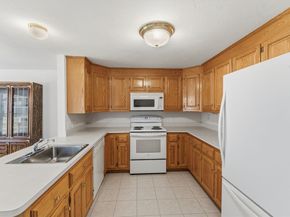 20 Nature View Dr 20, Uxbridge MA 01569